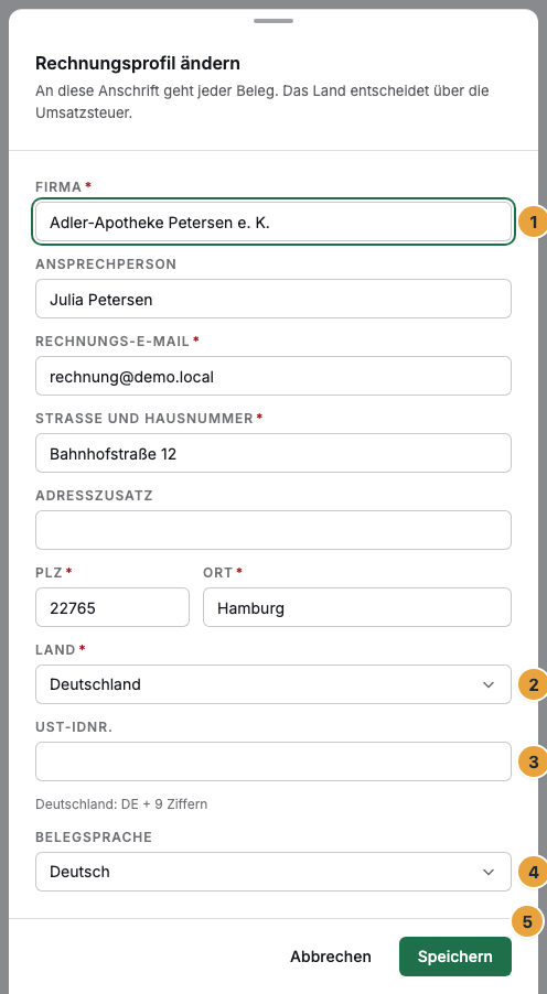 Das Blatt Rechnungsprofil ändern mit dem Leitsatz, dass jeder Beleg an diese Anschrift geht: das Feld Firma (1), die Auswahl Land (2), das Feld USt-IdNr. mit der Musterangabe des Landes darunter (3), die Belegsprache (4) und die Schaltfläche Speichern (5)